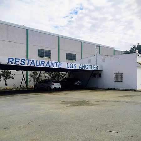 Pension Los Angeles La Puebla de Cazalla Bagian luar foto