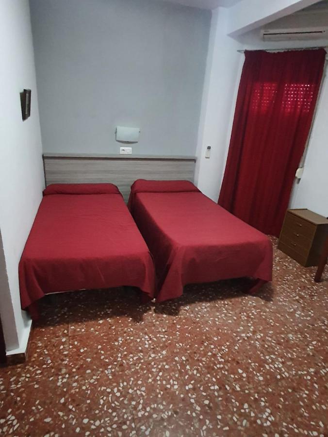 Pension Los Angeles La Puebla de Cazalla Bagian luar foto