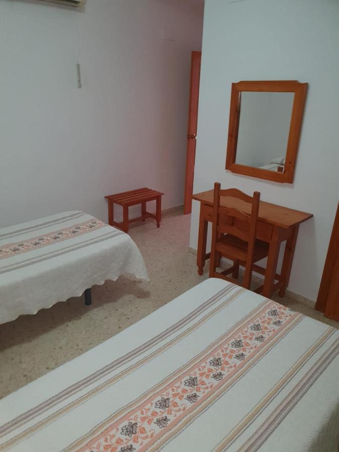 Pension Los Angeles La Puebla de Cazalla Bagian luar foto